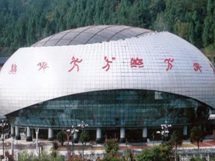 桂林体育中心球形网架加工安装